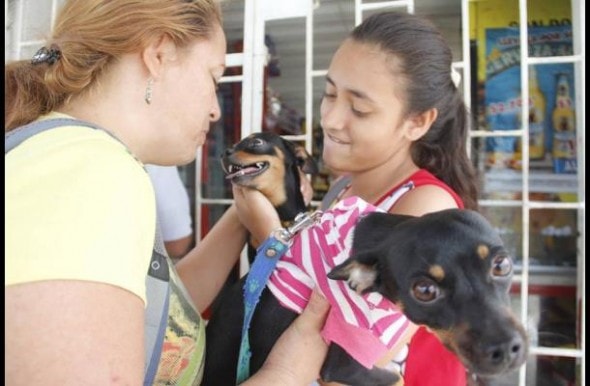 Pinki Reunited with her true family, the Baldións. Photo Credit: El Universal