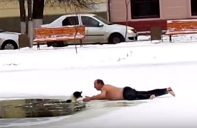 11-28-16-russian-man-saves-biting-dog-from-drowning-in-icy-pond2